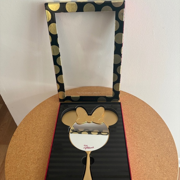Disney Minnie Beauty by Sephora Gold finished Hand-held Mirror with orig box - Picture 3 of 16